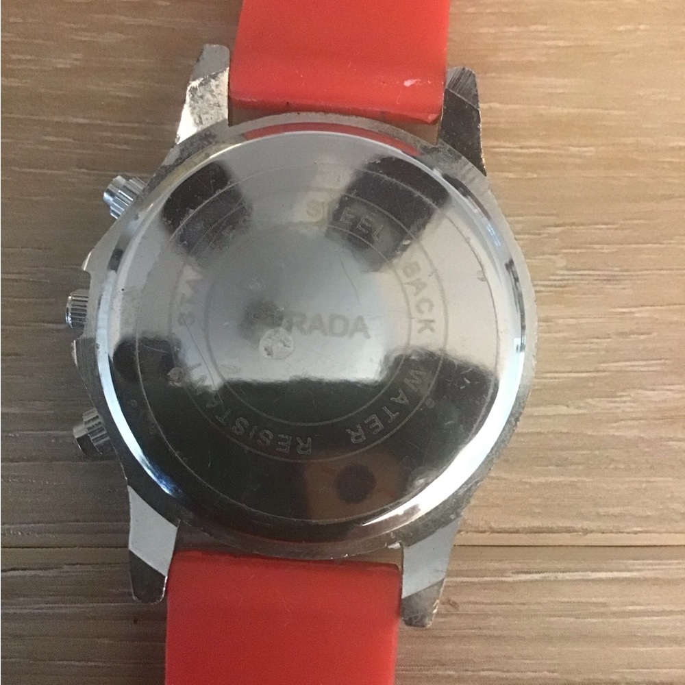 Strada Red Watch - Picture 3 of 4